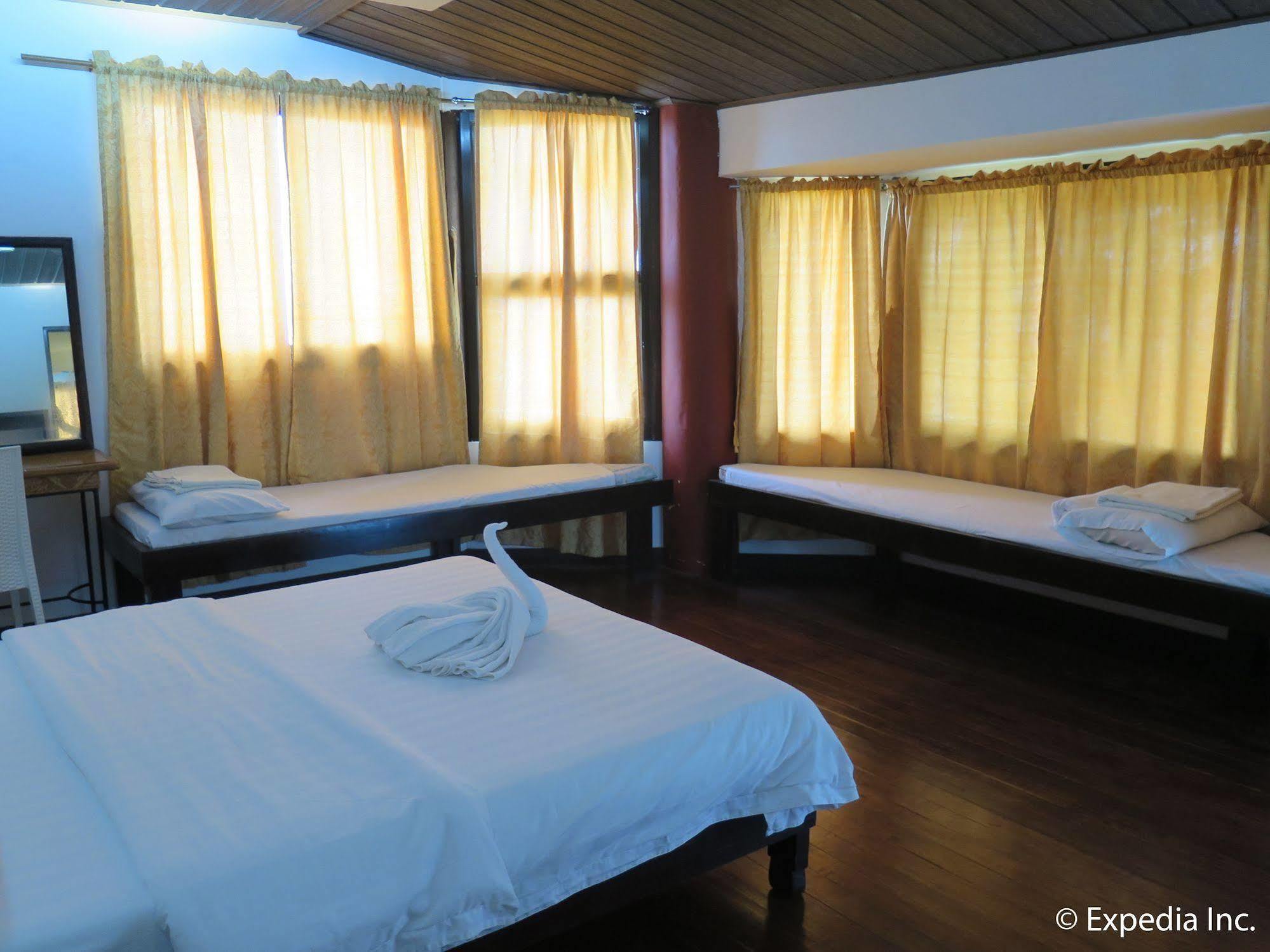 Planet Dive Hotel Мабини Екстериор снимка